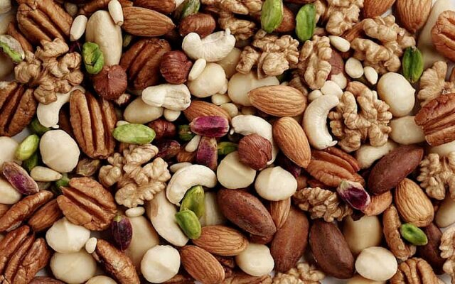 quả hạch cân bằng estrogen